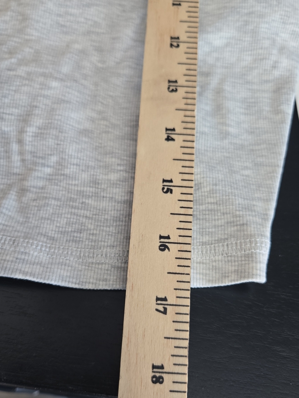 Vuori Pose Plyo Tank Top White Heather Gray Cropped Athleisure Size M NWT - Picture 14 of 14